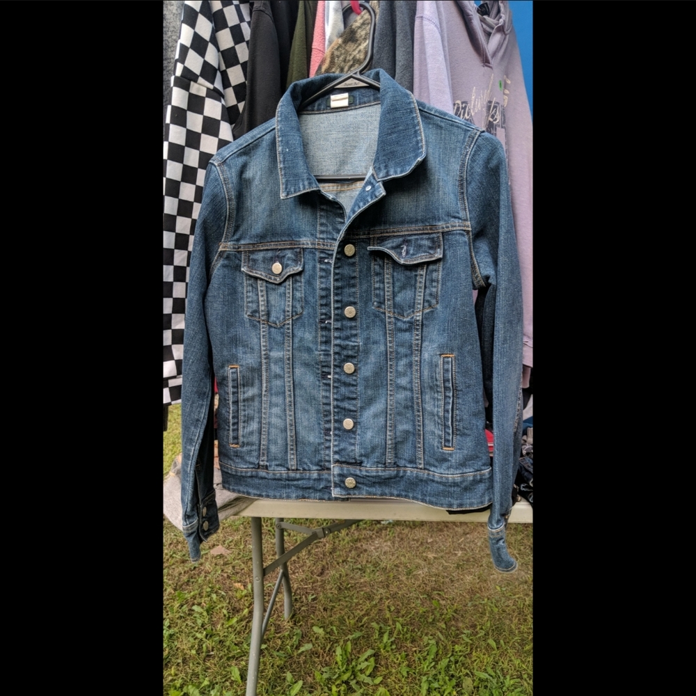 🙅🏼‍♀️❌SOLD🙅🏼‍♀️❌ Women's Small Jean Jacket